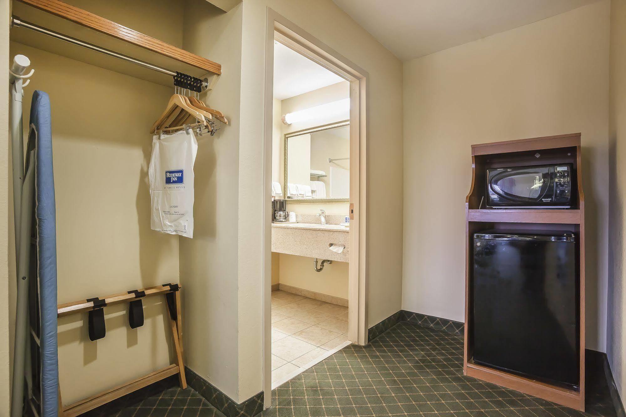 Rodeway Inn Tahlequah Eksteriør bilde
